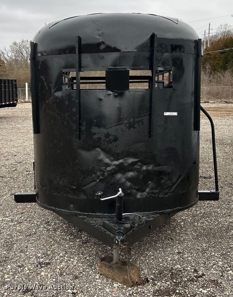 image for item EK4198 1977 W-W Trailer Mfg livestock trailer