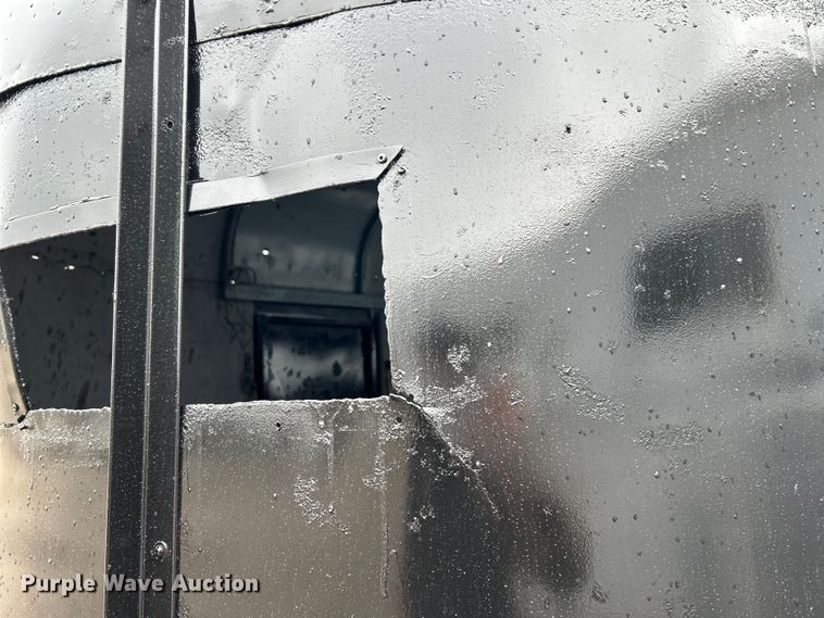 image for item EK4198 1977 W-W Trailer Mfg livestock trailer