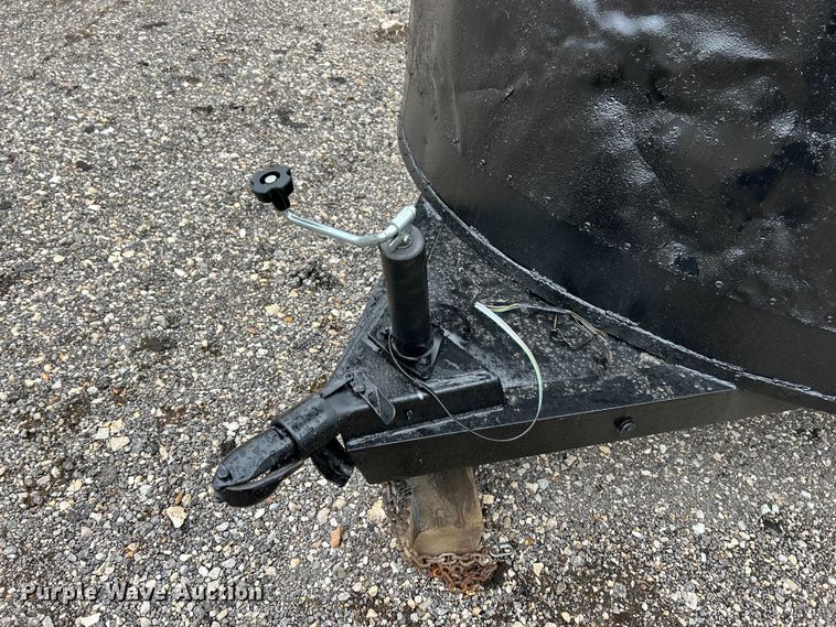 image for item EK4198 1977 W-W Trailer Mfg livestock trailer