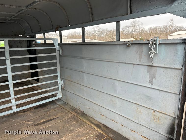 image for item EK4198 1977 W-W Trailer Mfg livestock trailer