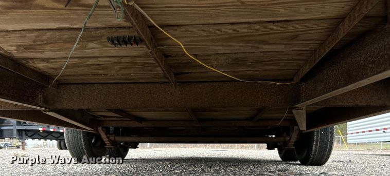 image for item EK4198 1977 W-W Trailer Mfg livestock trailer