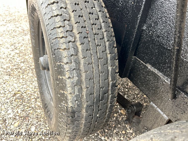 image for item EK4198 1977 W-W Trailer Mfg livestock trailer