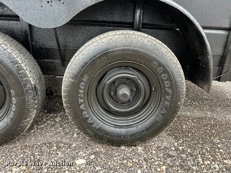 image for item EK4198 1977 W-W Trailer Mfg livestock trailer