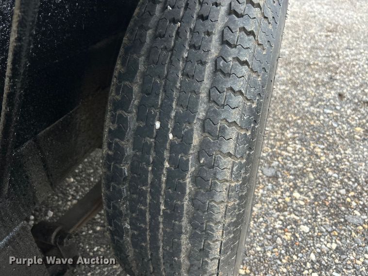 image for item EK4198 1977 W-W Trailer Mfg livestock trailer