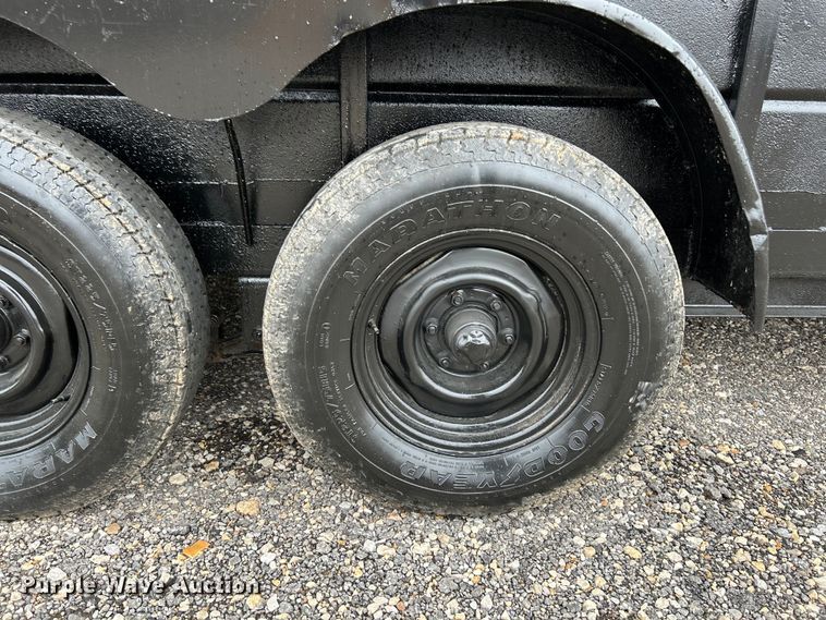 image for item EK4198 1977 W-W Trailer Mfg livestock trailer