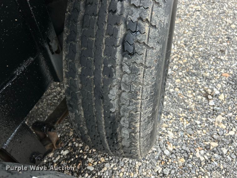 image for item EK4198 1977 W-W Trailer Mfg livestock trailer