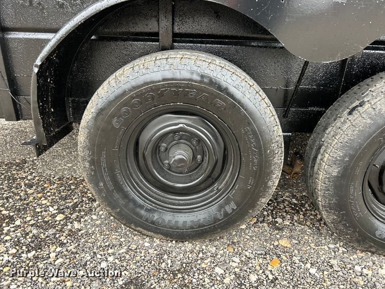 image for item EK4198 1977 W-W Trailer Mfg livestock trailer