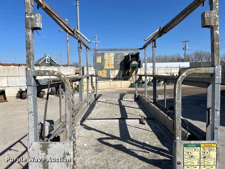 image for item EK4266 2008 JLG 3246 ES scissor lift