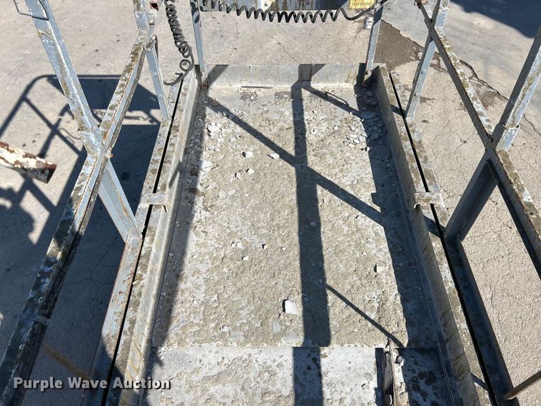 image for item EK4266 2008 JLG 3246 ES scissor lift