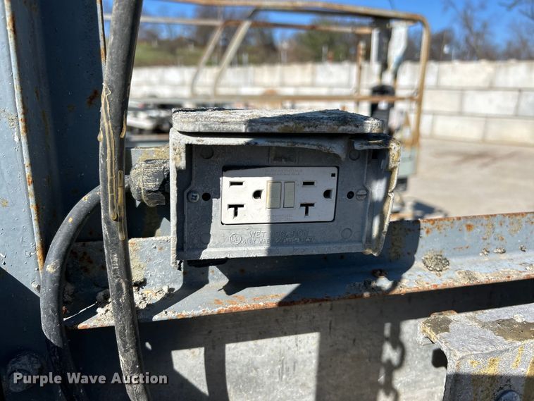 image for item EK4266 2008 JLG 3246 ES scissor lift