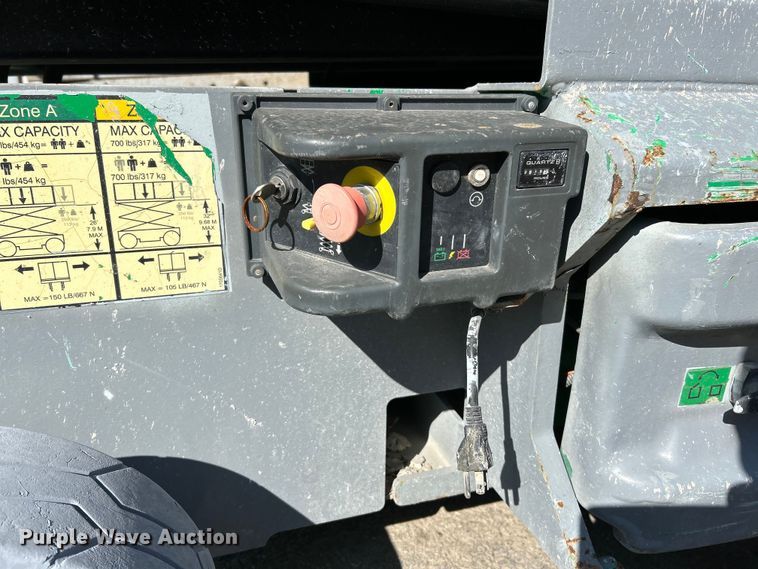 image for item EK4266 2008 JLG 3246 ES scissor lift