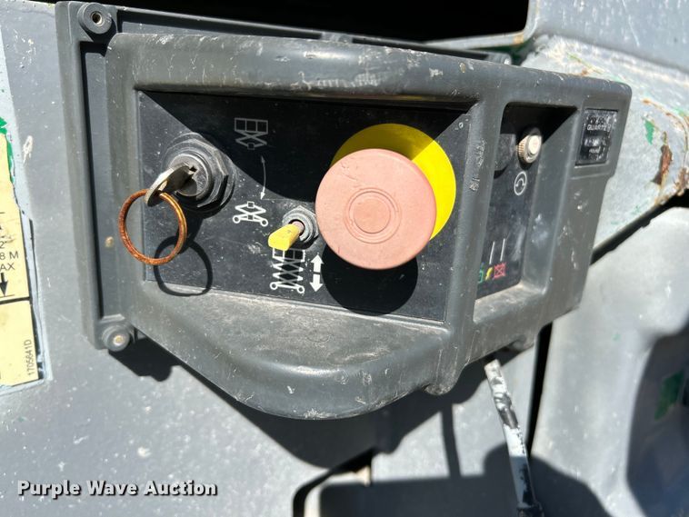 image for item EK4266 2008 JLG 3246 ES scissor lift