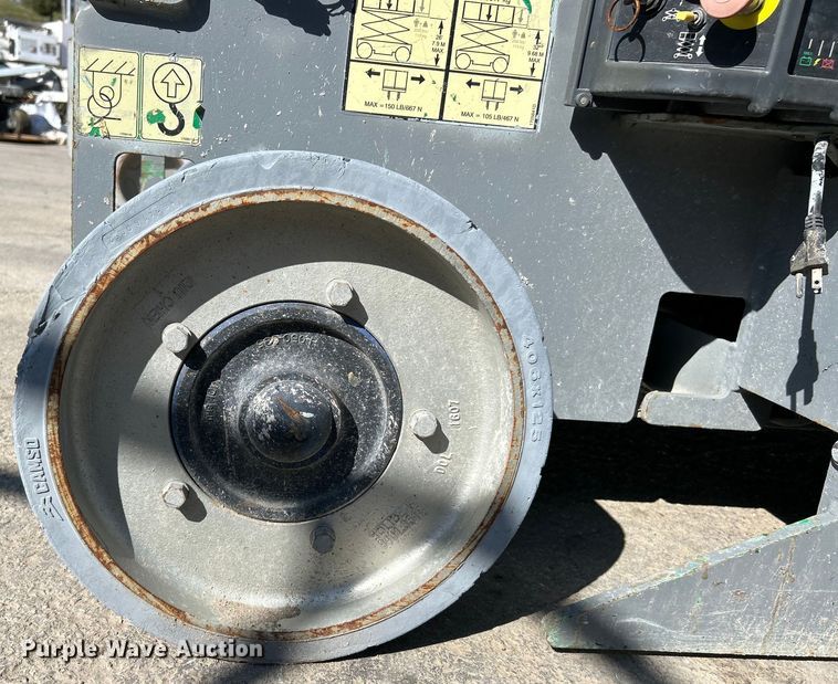 image for item EK4266 2008 JLG 3246 ES scissor lift