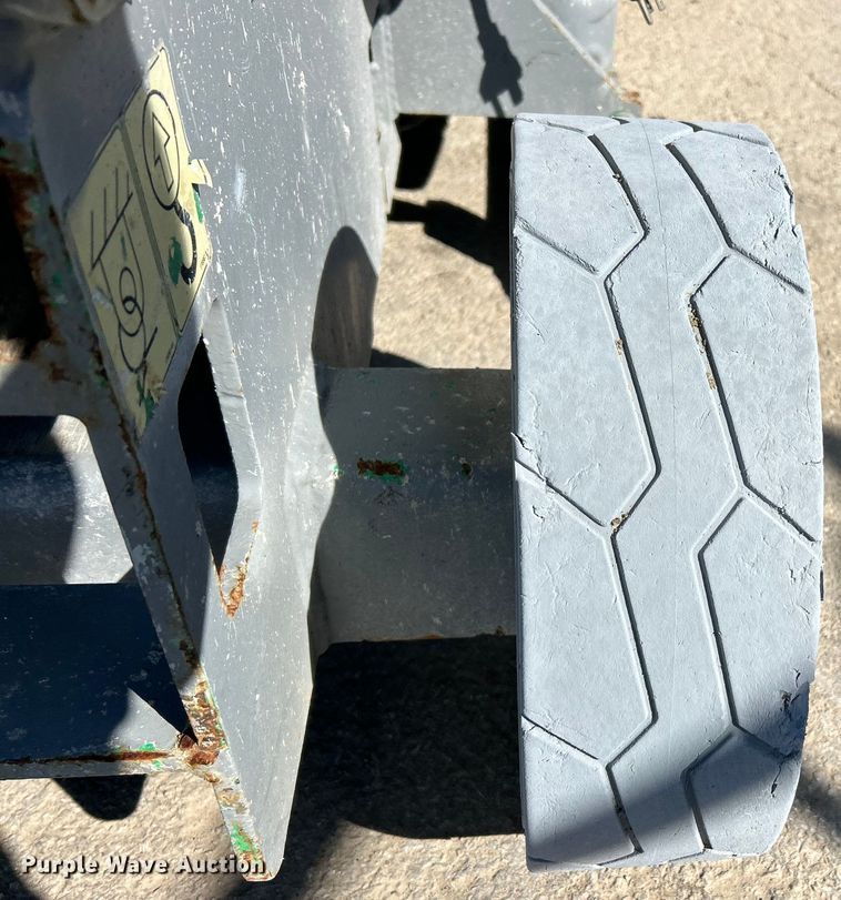 image for item EK4266 2008 JLG 3246 ES scissor lift