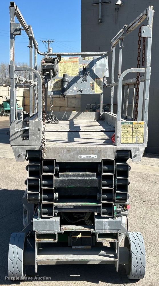 image for item EK4268 2007 JLG 3246 ES scissor lift