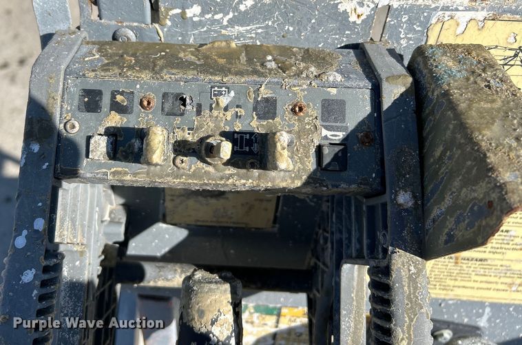 image for item EK4268 2007 JLG 3246 ES scissor lift