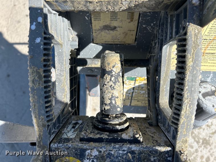 image for item EK4268 2007 JLG 3246 ES scissor lift