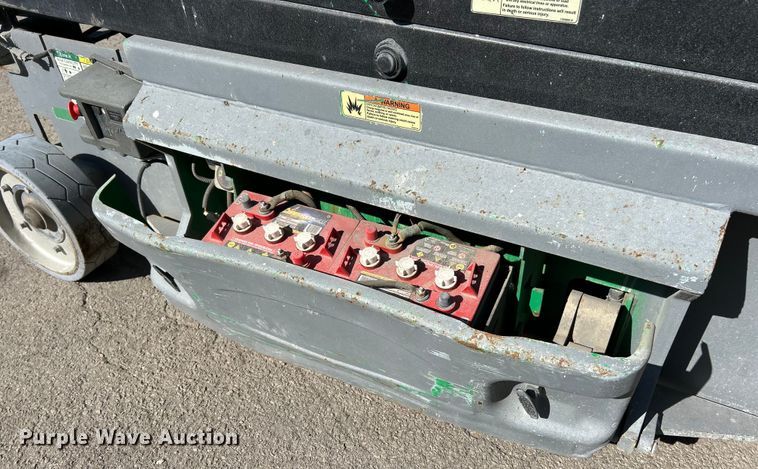 image for item EK4268 2007 JLG 3246 ES scissor lift