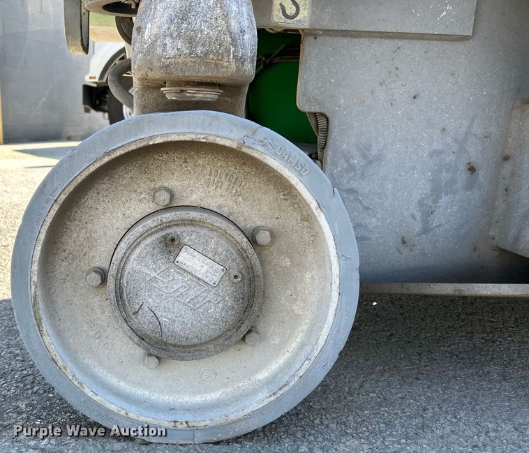 image for item EK4268 2007 JLG 3246 ES scissor lift