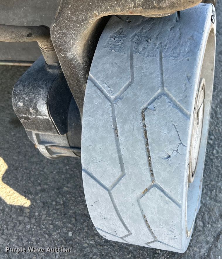 image for item EK4268 2007 JLG 3246 ES scissor lift