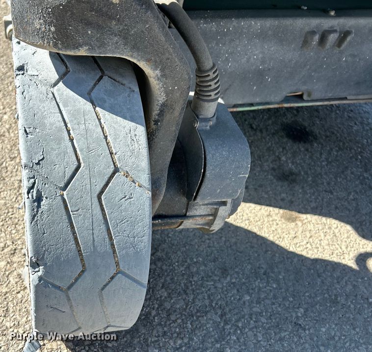 image for item EK4268 2007 JLG 3246 ES scissor lift