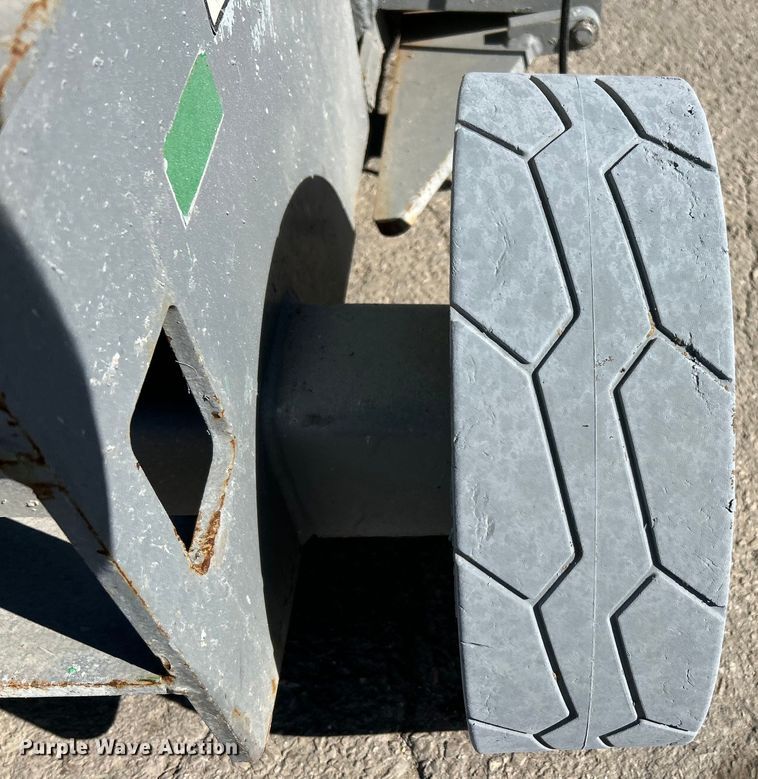 image for item EK4268 2007 JLG 3246 ES scissor lift