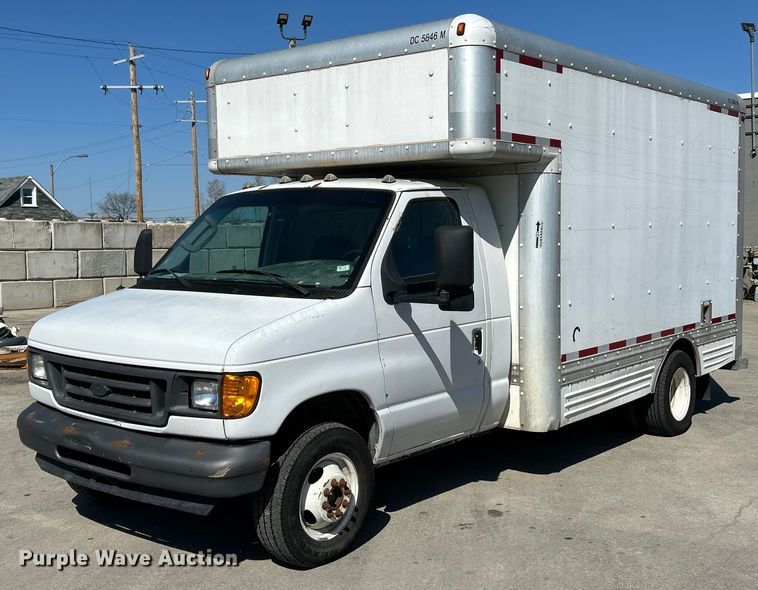 image for item EK4279 2006 Ford E450 box truck