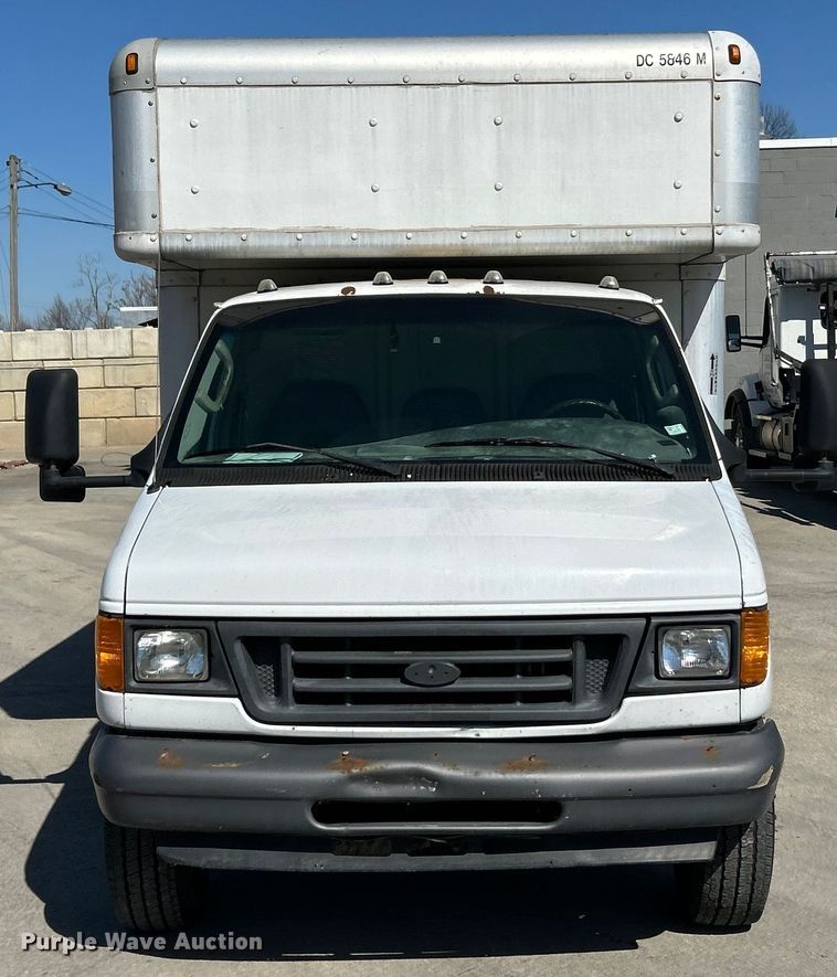 image for item EK4279 2006 Ford E450 box truck