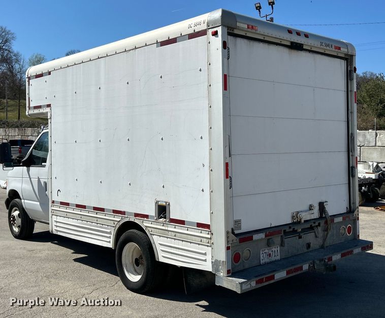 image for item EK4279 2006 Ford E450 box truck