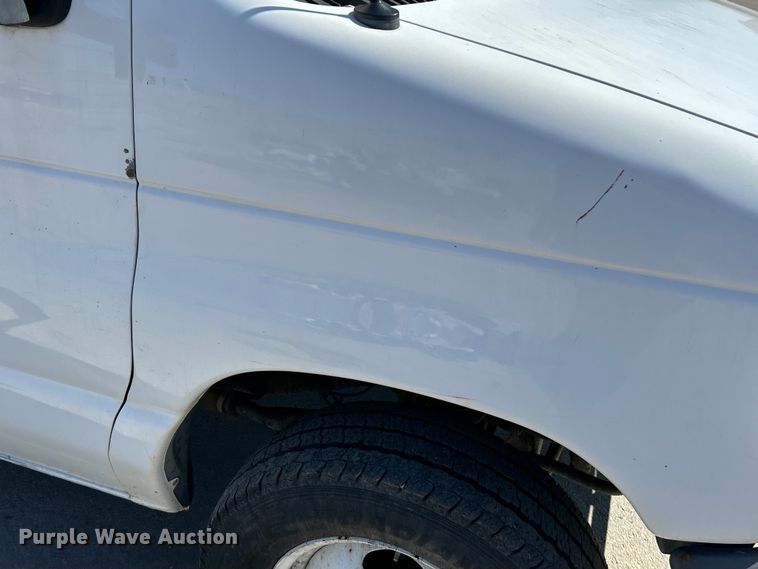 image for item EK4279 2006 Ford E450 box truck