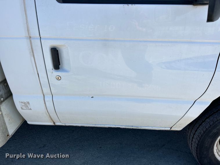 image for item EK4279 2006 Ford E450 box truck