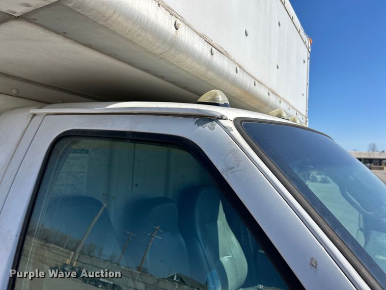 image for item EK4279 2006 Ford E450 box truck