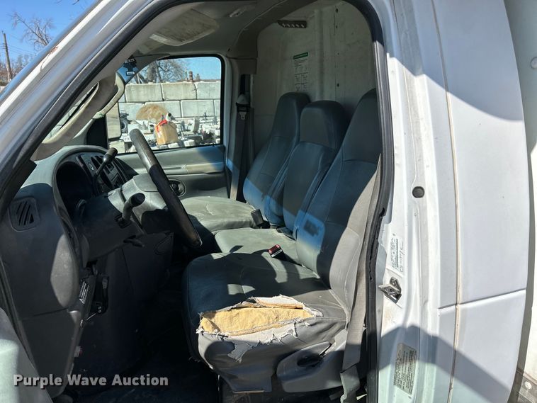 image for item EK4279 2006 Ford E450 box truck