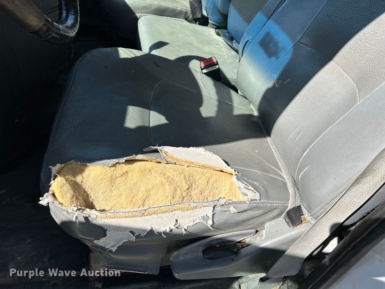 image for item EK4279 2006 Ford E450 box truck