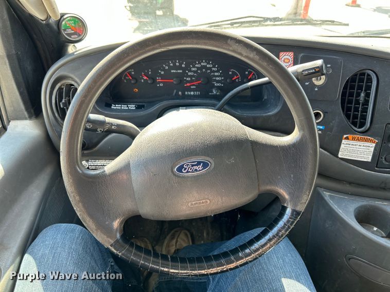 image for item EK4279 2006 Ford E450 box truck