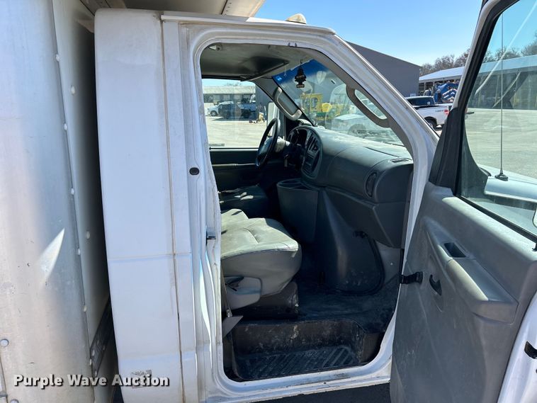 image for item EK4279 2006 Ford E450 box truck