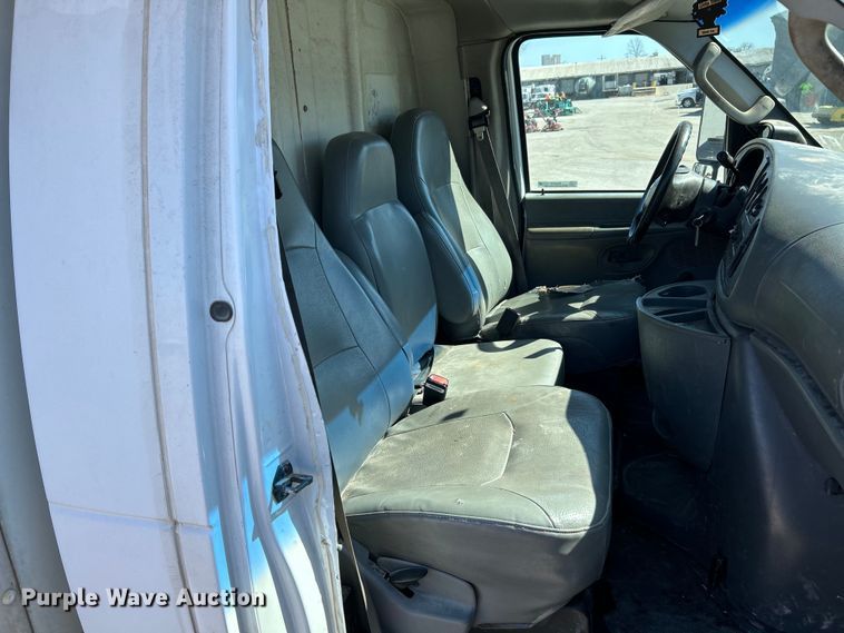 image for item EK4279 2006 Ford E450 box truck