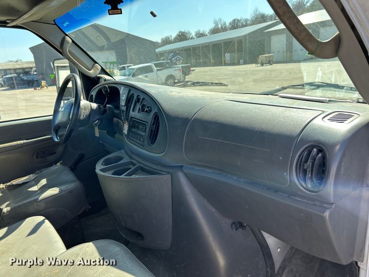 image for item EK4279 2006 Ford E450 box truck