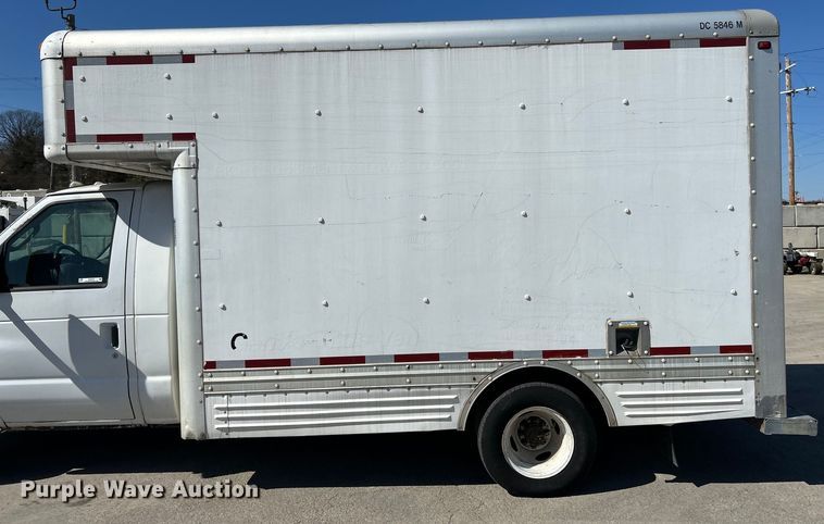 image for item EK4279 2006 Ford E450 box truck
