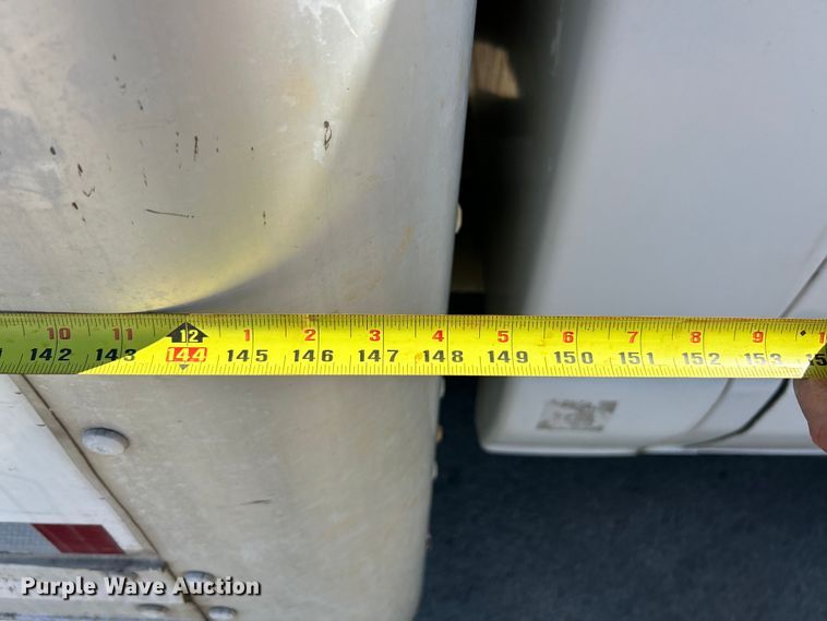 image for item EK4279 2006 Ford E450 box truck