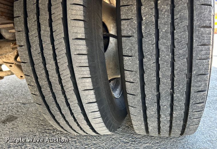 image for item EK4279 2006 Ford E450 box truck