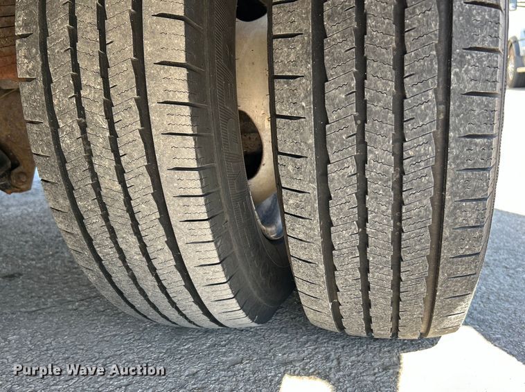 image for item EK4279 2006 Ford E450 box truck