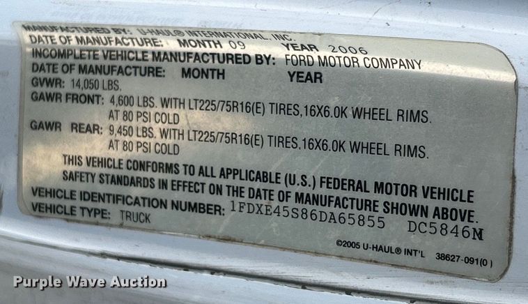 image for item EK4279 2006 Ford E450 box truck