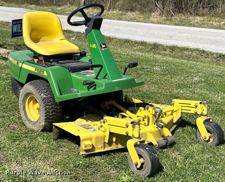 image for item EK4285 John Deere F525 lawn mower
