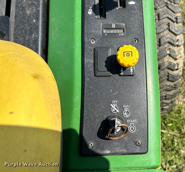 image for item EK4285 John Deere F525 lawn mower