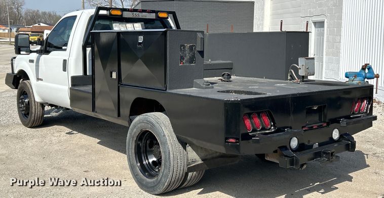 image for item EK4287 2004 Ford  F450 Super Duty XLT flatbed truck