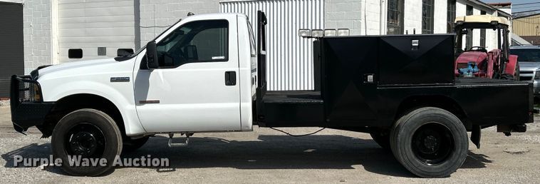 image for item EK4287 2004 Ford  F450 Super Duty XLT flatbed truck