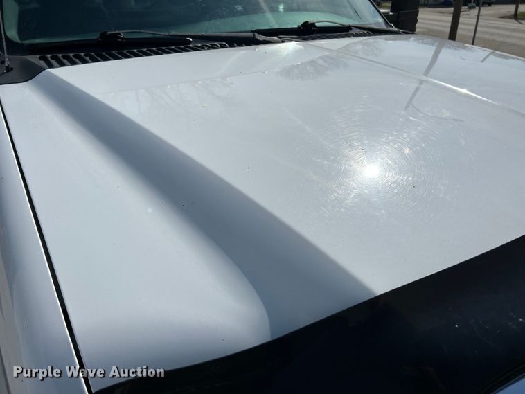 image for item EK4287 2004 Ford  F450 Super Duty XLT flatbed truck