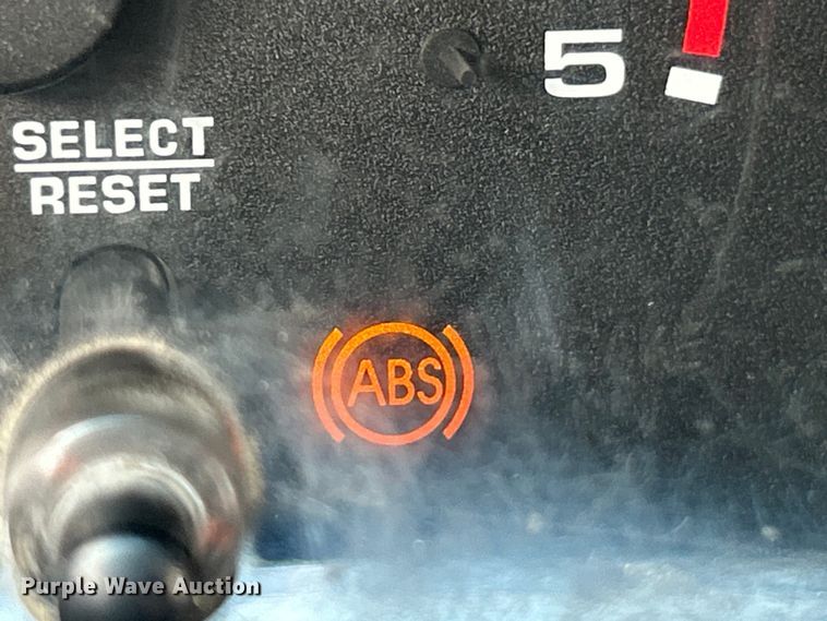 image for item EK4287 2004 Ford  F450 Super Duty XLT flatbed truck