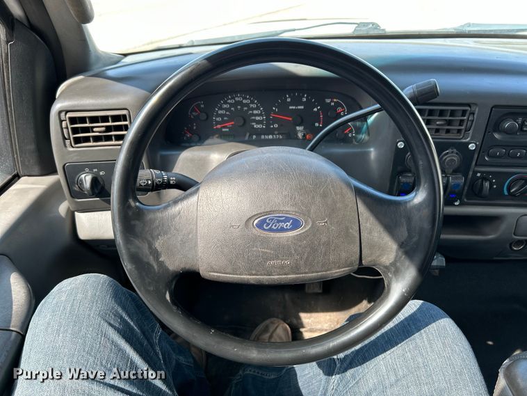 image for item EK4287 2004 Ford  F450 Super Duty XLT flatbed truck